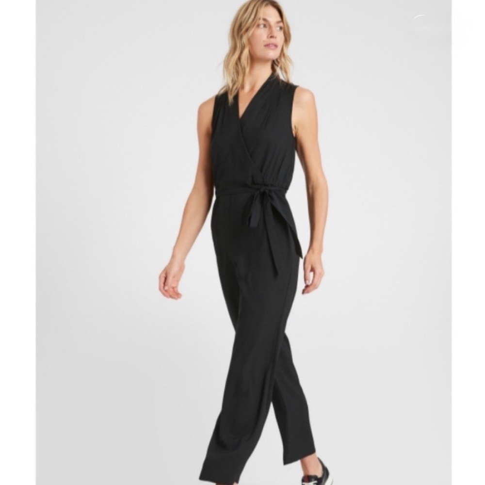 Banana Republic Sleeveless Black Wide-Leg Jumpsuit with Tie Waist - Picture 3 of 8